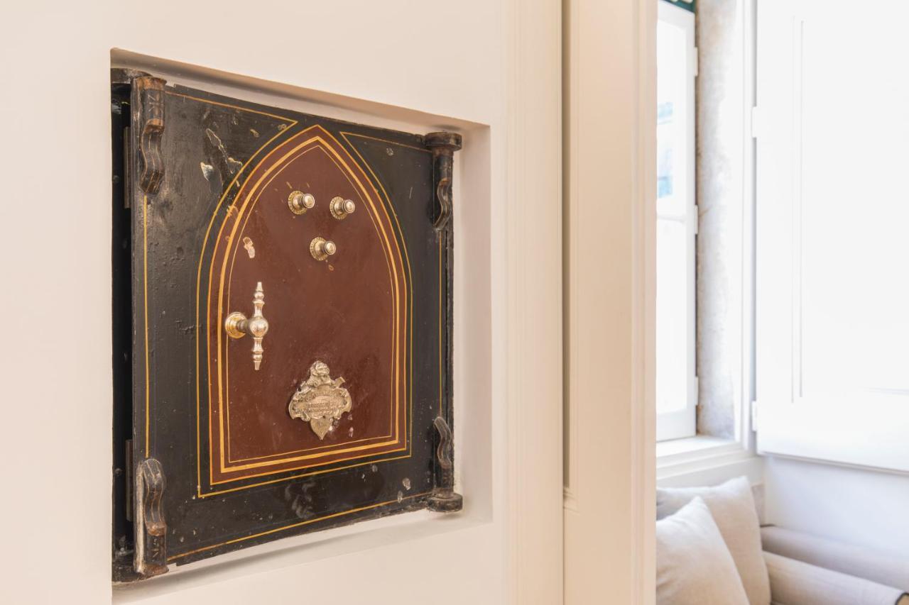 Charming Apartment In Baixa Chiado Lisbon Luaran gambar